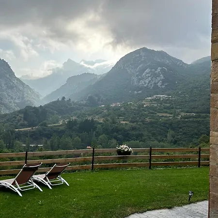 Casa Maribel. En Lebena, Picos De Europa