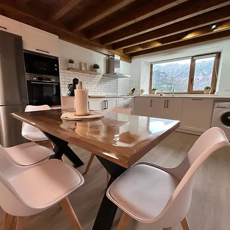 Casa Maribel. En Lebena, Picos De Europa Holiday home Lebena