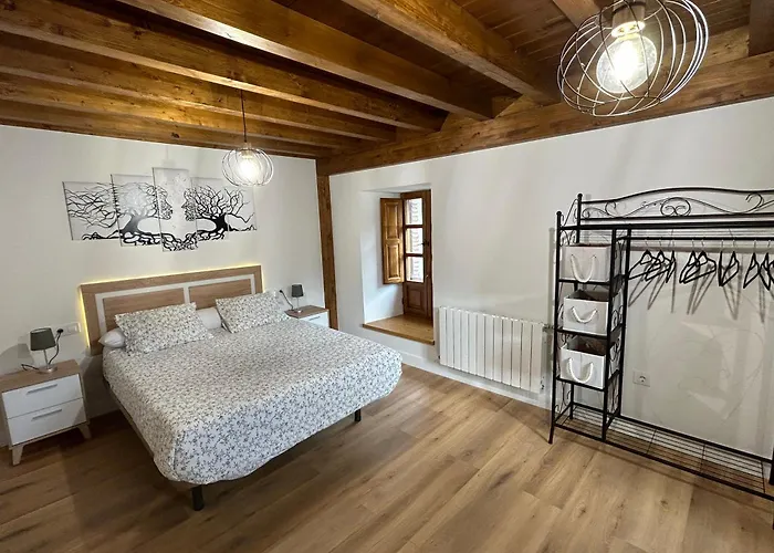 Casa Maribel. En Lebena, Picos De Europa